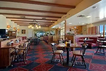 Hotel Hitching Post 2*