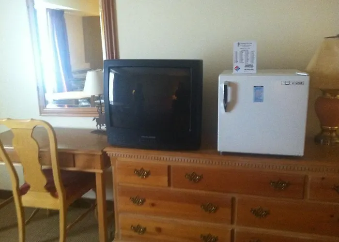 Hitching Post Hotel 2*