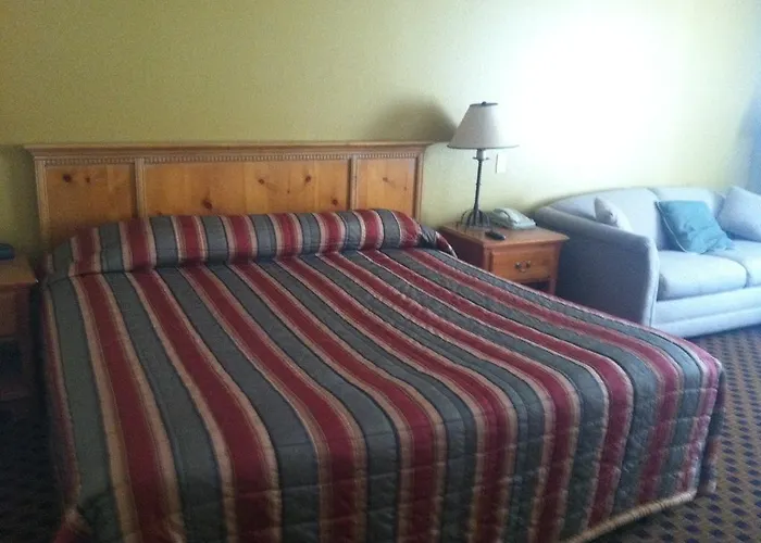 Hotel Hitching Post 2*