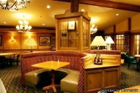 Hitching Post Hotel 2*